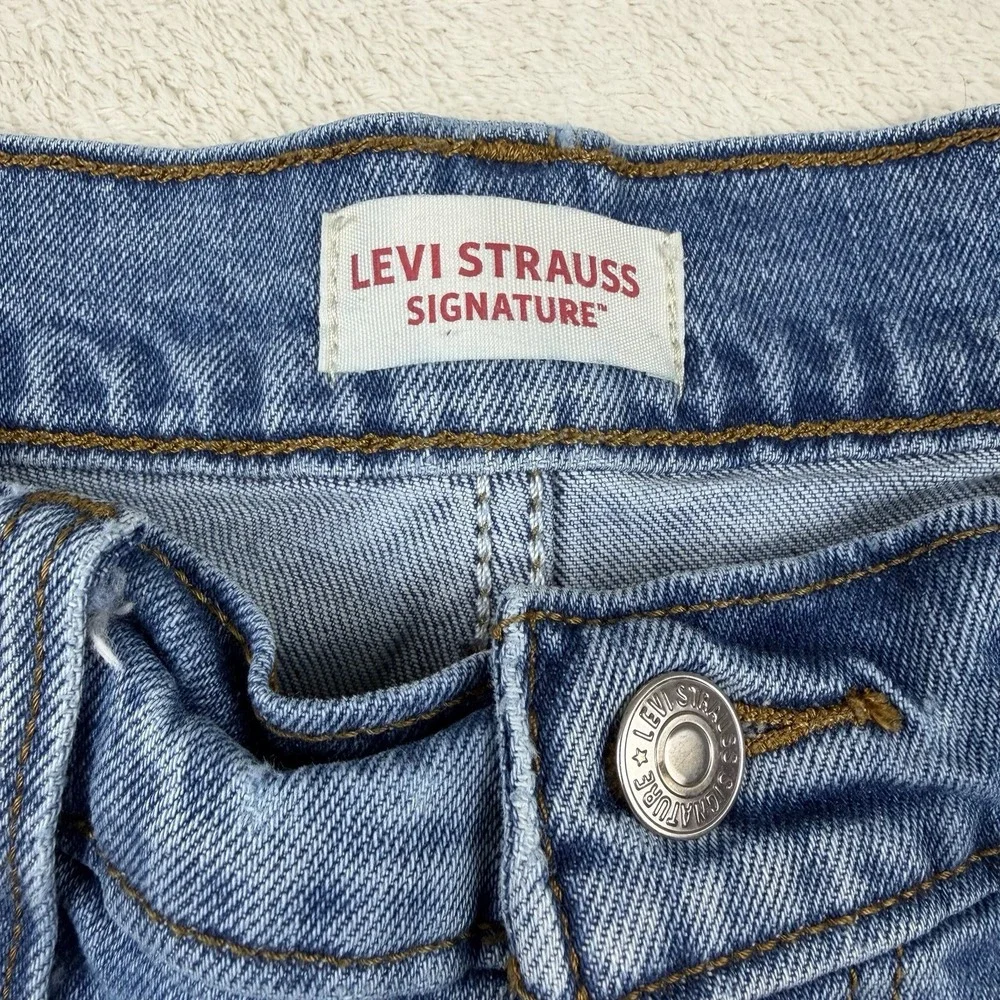 Levi Strauss Signature Medium Wash Denim Jean Shorts Size‎ 32
